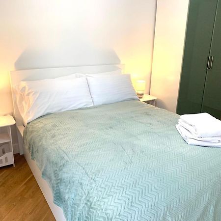GoodmayesDagenham 1 Bed Flat With Views公寓 外观 照片
